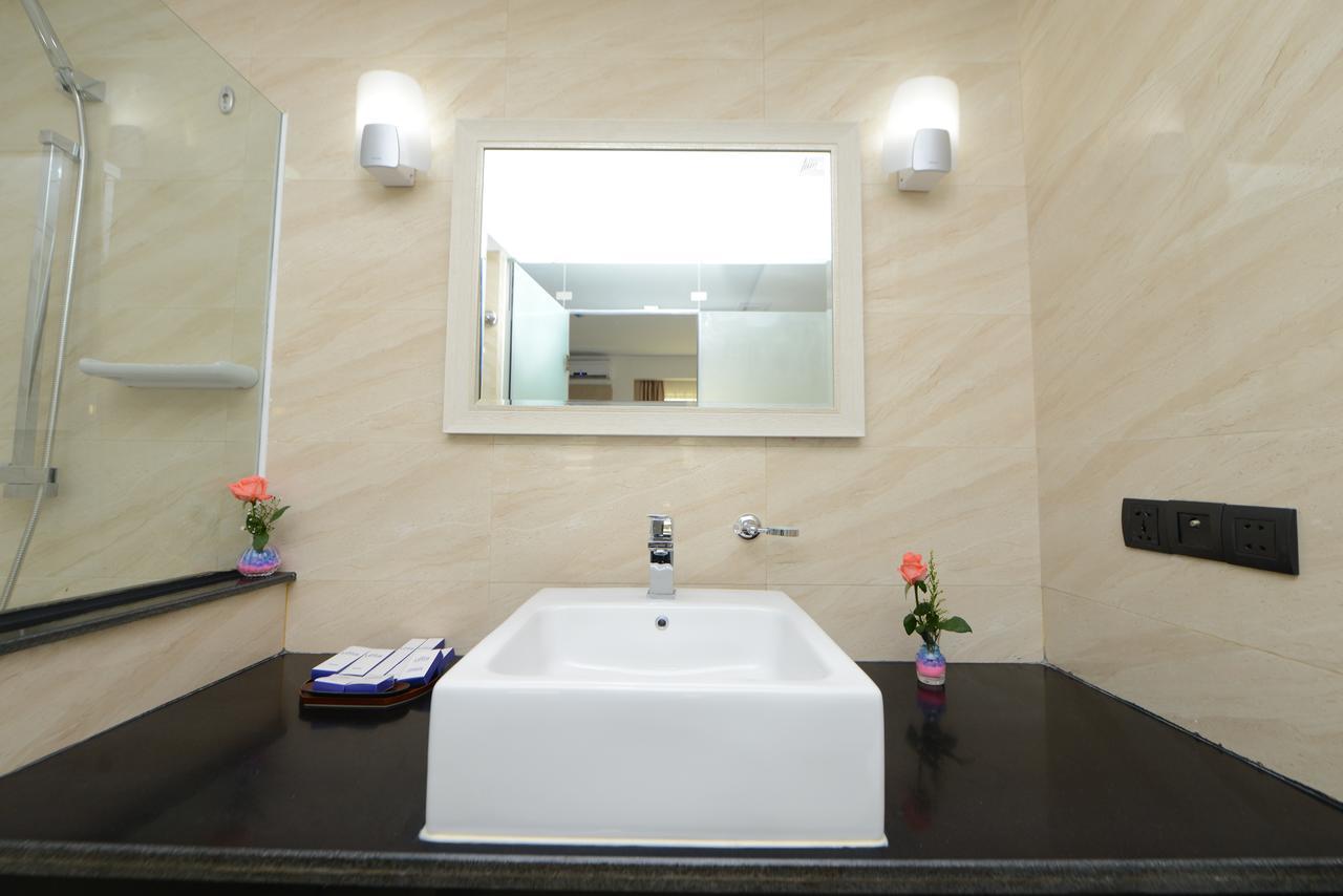 Hotel Lexus Yangon Exterior photo