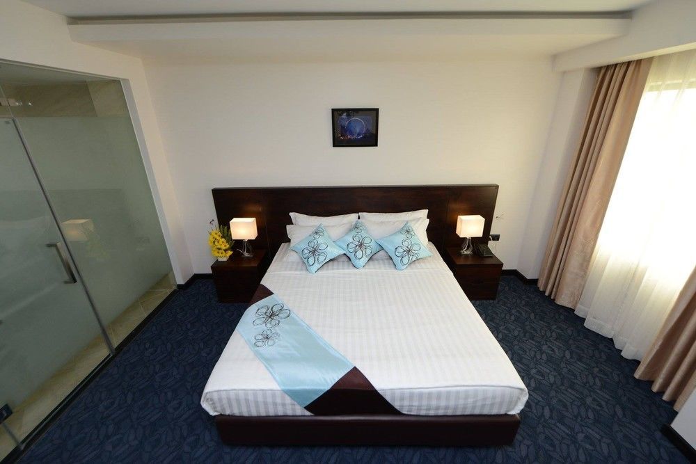 Hotel Lexus Yangon Exterior photo